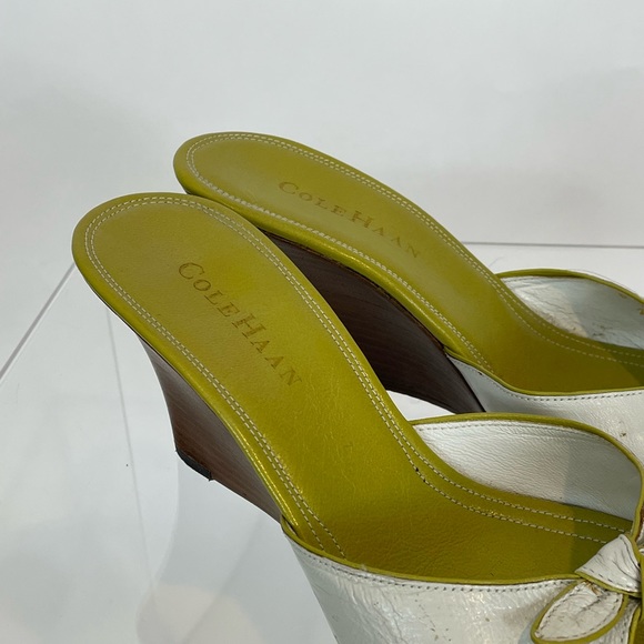 COLE HAAN GREEN WEDGE - Picture 3 of 5